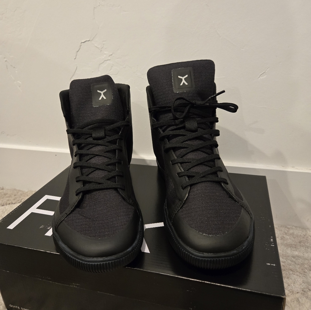 Lux Black Sneakers with High-Top Design